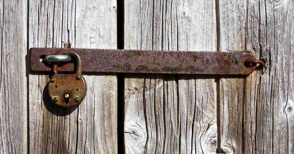 locked gate depicting that you are too closed off